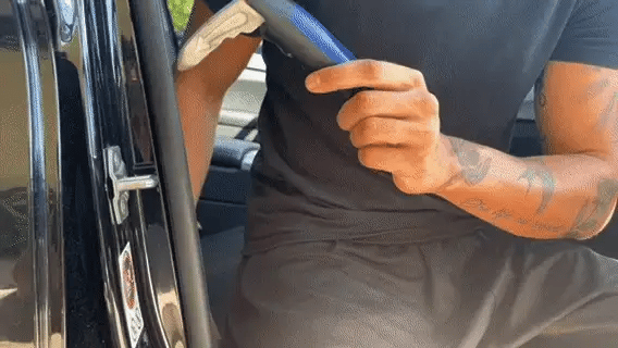 Aide sortie voiture pour personne agee ou mobilite reduite